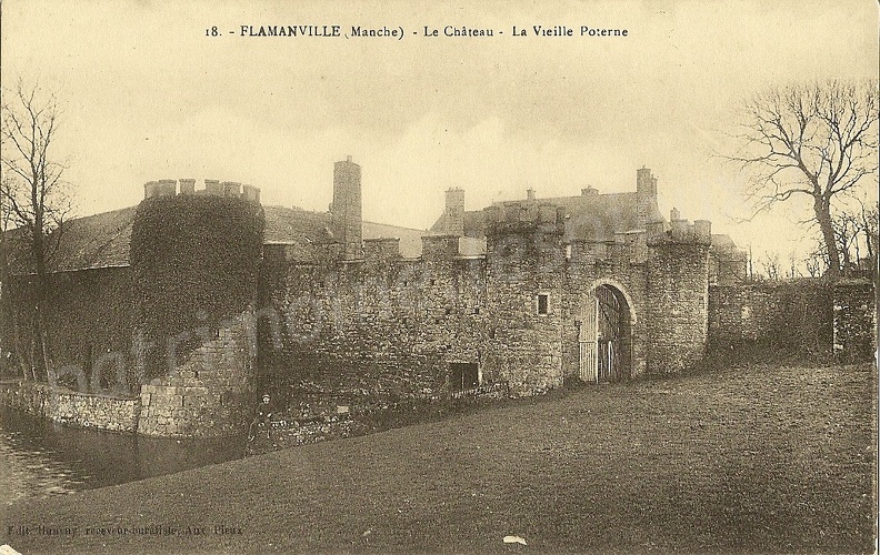 Flamanville (Manche) - Le Château - La Vieille Poterne