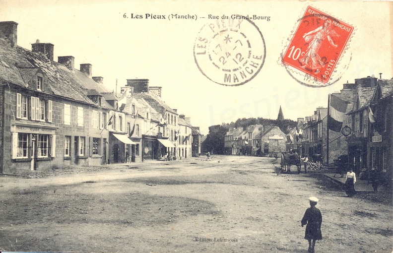 Les Pieux (Manche) - Rue du Grand-Bourg