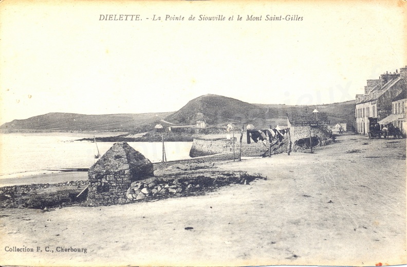 Diélette (Manche) - La pointe de Siouville et le Mont Saint-Gilles
