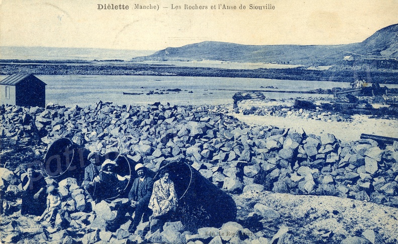 Diélette (Manche) - Les rochers et l'anse de Siouville