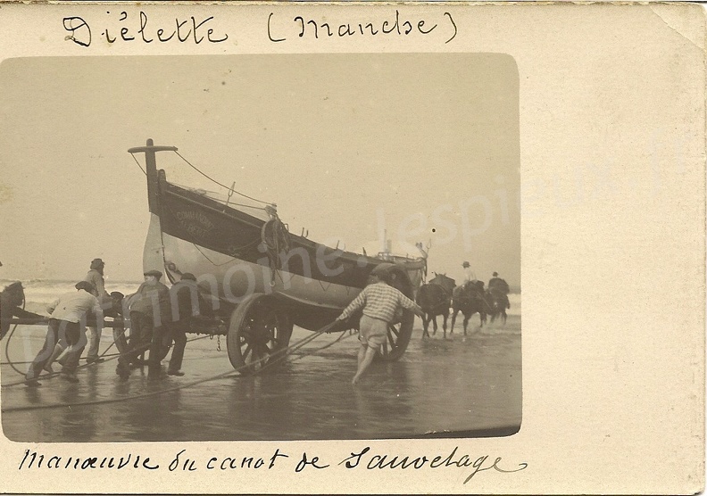 Diélette (Manche) - manoeuvre du canot de sauvetage
