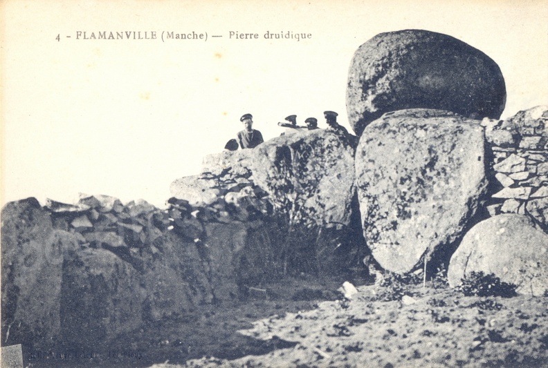 Flamanville - Pierre druidique