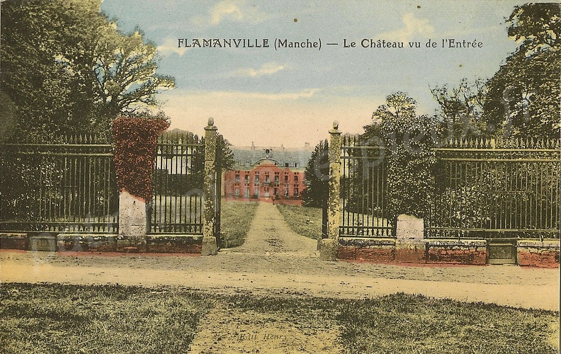 flamanville (Manche) - Le Château vu de l'Entrée