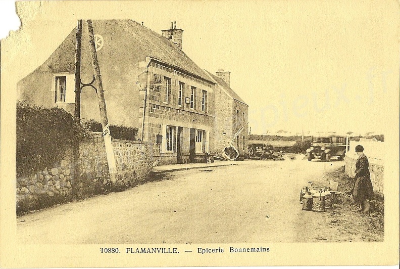Flamanville (Manche) - epicerie Bonnemains