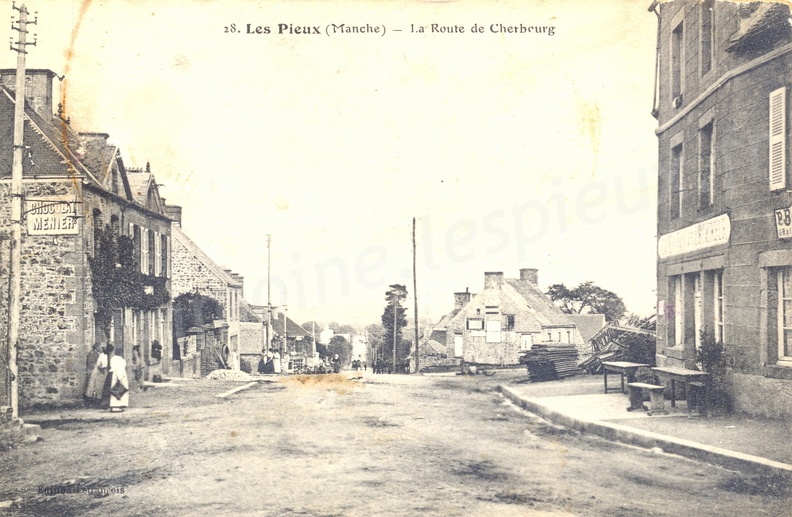 Les Pieux (Manche) - La Route de Cherbourg