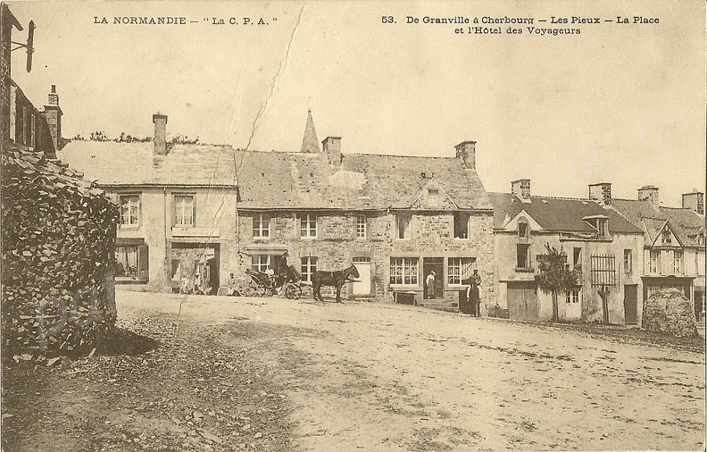 La Normandie - "La C.P.A." - De Granville à Cherbourg - Les Pieux - La Place et l'Hôtel des Voyageurs